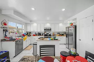 7926 W Hess Ave, Phoenix, AZ 85043 - Photo 17