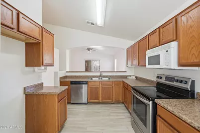 318 N 21st Circle, Coolidge, AZ 85128 - Photo 3