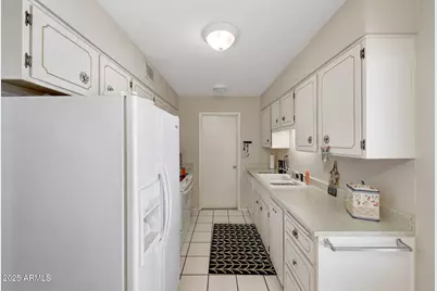 10837 W Santa Fe Drive, Sun City, AZ 85351 - Photo 5
