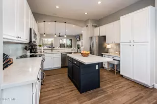 4375 E Lariat Ln, Phoenix, AZ 85050 - Photo 7