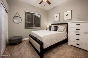 4375 E Lariat Ln, Phoenix, AZ 85050 - Photo 17