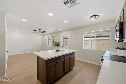 252 E 9th Drive, Mesa, AZ 85210 - Photo 7