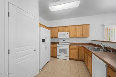 8777 W Dahlia Drive, Peoria, AZ 85381 - Photo 5