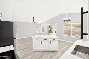 3046 W Abraham Ln, Phoenix, AZ 85027 - Photo 5