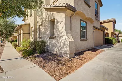 887 S Swallow Lane, Gilbert, AZ 85296 - Photo 3