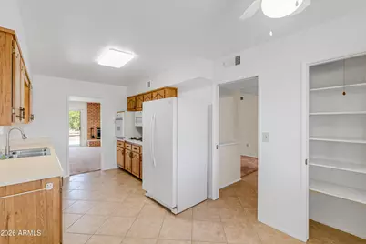 10551 W Prairie Hills Circle, Sun City, AZ 85351 - Photo 13