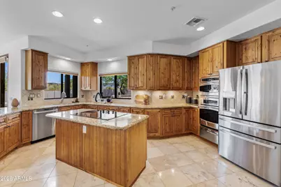 8626 E Santa Catalina Drive, Scottsdale, AZ 85255 - Photo 13
