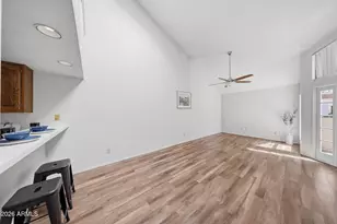 27 E Betty Elyse Ln, Phoenix, AZ 85022 - Photo 17