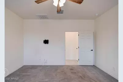 7136 S 33rd Avenue, Phoenix, AZ 85041 - Photo 7