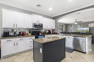 12609 W Morning Vista Dr, Peoria, AZ 85383 - Photo 9