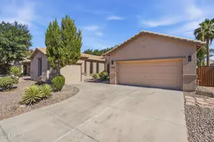 1689 E Iris Dr, Chandler, AZ 85286 - Photo 1