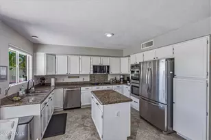 1208 E Beverly Ln, Phoenix, AZ 85022 - Photo 9