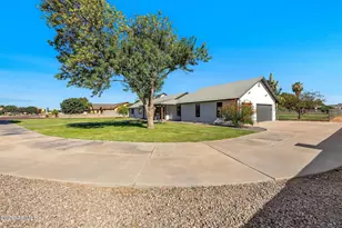 8663 E Winnston Cir, Mesa, AZ 85212 - Photo 5
