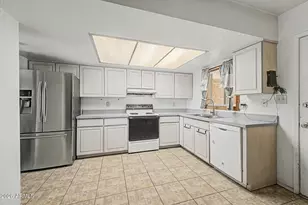 921 W Villa Theresa Dr, Phoenix, AZ 85023 - Photo 3
