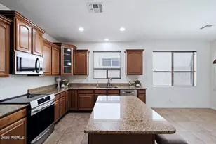 4247 E Vista Bonita Dr, Phoenix, AZ 85050 - Photo 7