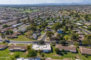 9801 W Pleasant Valley Rd, Sun City, AZ 85351 - Photo 25