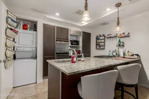 7137 E Rancho Vista Dr, Scottsdale, AZ 85251 - Photo 9