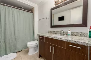 7137 E Rancho Vista Dr, Scottsdale, AZ 85251 - Photo 17