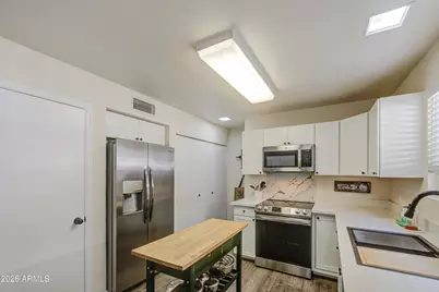 913 E Wahalla Lane, Phoenix, AZ 85024 - Photo 15