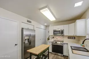 913 E Wahalla Ln, Phoenix, AZ 85024 - Photo 15