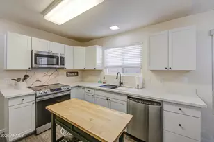 913 E Wahalla Ln, Phoenix, AZ 85024 - Photo 13
