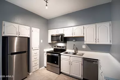 357 E Thomas Road #Unit A212, Phoenix, AZ 85012 - Photo 1
