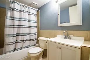 357 E Thomas Rd, Phoenix, AZ 85012 - Photo 11