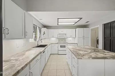 14657 N 90th Drive, Peoria, AZ 85381 - Photo 11