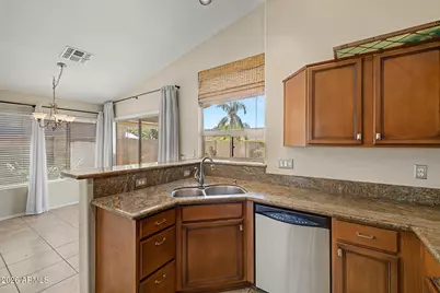 4319 E Tether Trail, Phoenix, AZ 85050 - Photo 17