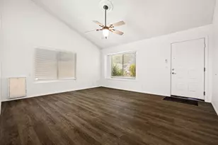10601 N 72nd Ave, Peoria, AZ 85345 - Photo 11