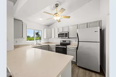 10601 N 72nd Avenue, Peoria, AZ 85345 - Photo 5