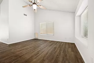 10601 N 72nd Ave, Peoria, AZ 85345 - Photo 9