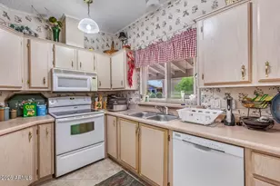 6097 S Pinehurst Dr, Chandler, AZ 85249 - Photo 5