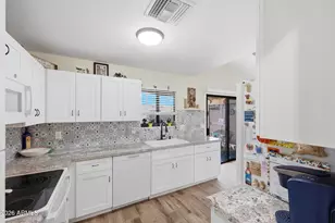 3182 W Williams Dr, Phoenix, AZ 85027 - Photo 5
