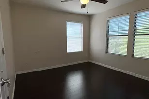 4388 E Selena Dr, Phoenix, AZ 85050 - Photo 9