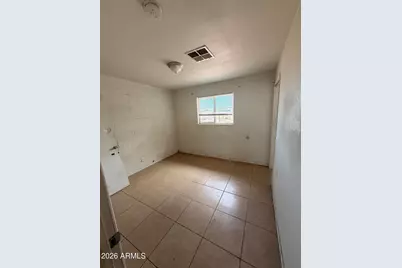 366 W Taylor Avenue, Coolidge, AZ 85128 - Photo 9