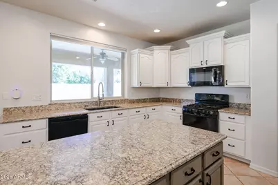 14586 W Columbus Avenue, Goodyear, AZ 85395 - Photo 11