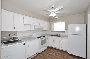 10913 W Canterbury Dr, Sun City, AZ 85351 - Photo 9