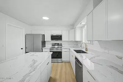 1621 N 53rd Drive, Phoenix, AZ 85035 - Photo 11