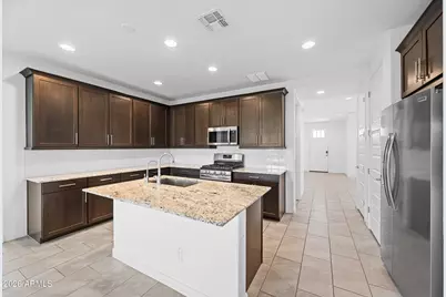 8911 W Solano Drive, Glendale, AZ 85305 - Photo 7