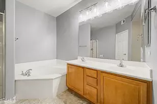 5450 E Deer Valley Dr, Phoenix, AZ 85054 - Photo 11