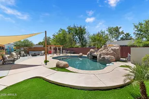 2348 N 28th Pl, Phoenix, AZ 85008 - Photo 1