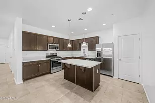 21254 W Hubbell St, Buckeye, AZ 85396 - Photo 9