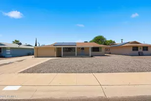 12244 N Saint Andrew Dr E, Sun City, AZ 85351 - Photo 9