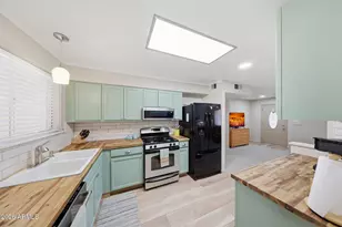 12244 N Saint Andrew Dr E, Sun City, AZ 85351 - Photo 19