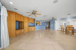 10223 W Desert Hills Dr, Sun City, AZ 85351 - Photo 11