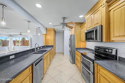 10223 W Desert Hills Drive, Sun City, AZ 85351 - Photo 13