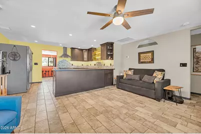 2621 E South Mountain Avenue, Phoenix, AZ 85042 - Photo 9