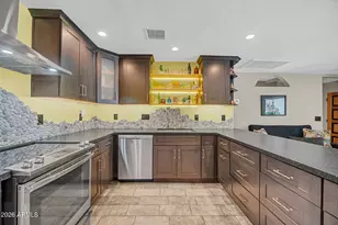 2621 E South Mountain Ave, Phoenix, AZ 85042 - Photo 5