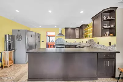 2621 E South Mountain Avenue, Phoenix, AZ 85042 - Photo 7